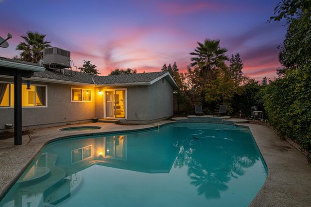 3545 W Monte Vista Court, Visalia, CA 93277