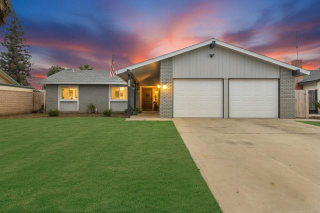 3545 W Monte Vista Court, Visalia, CA 93277