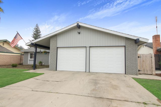 3545 W Monte Vista Court, Visalia, CA 93277