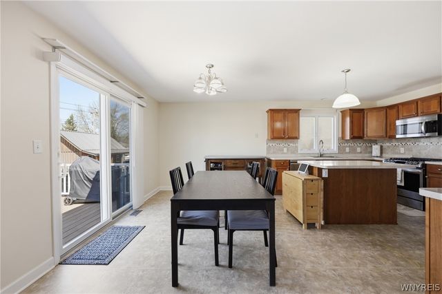 98 Morris Crescent, West Seneca, NY 14224