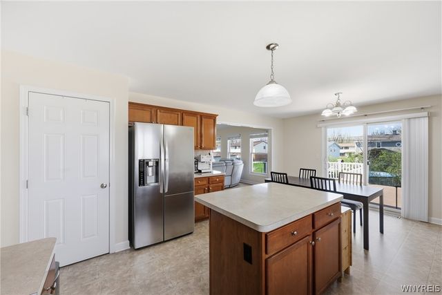 98 Morris Crescent, West Seneca, NY 14224