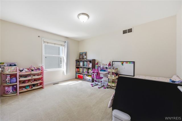 98 Morris Crescent, West Seneca, NY 14224