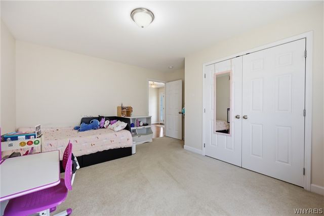 98 Morris Crescent, West Seneca, NY 14224