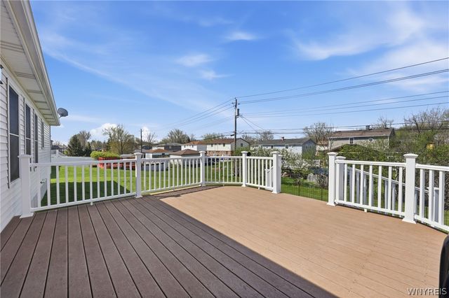 98 Morris Crescent, West Seneca, NY 14224