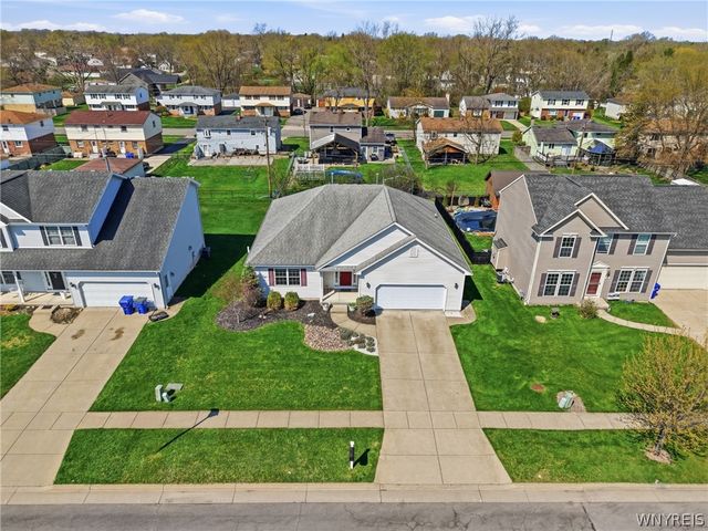 98 Morris Crescent, West Seneca, NY 14224