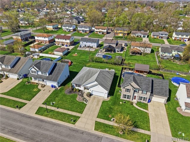 98 Morris Crescent, West Seneca, NY 14224