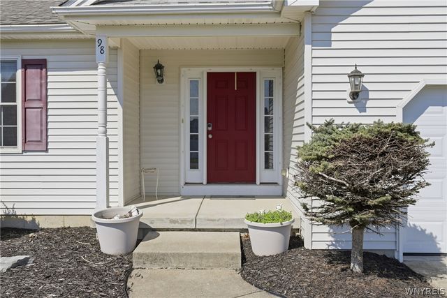 98 Morris Crescent, West Seneca, NY 14224