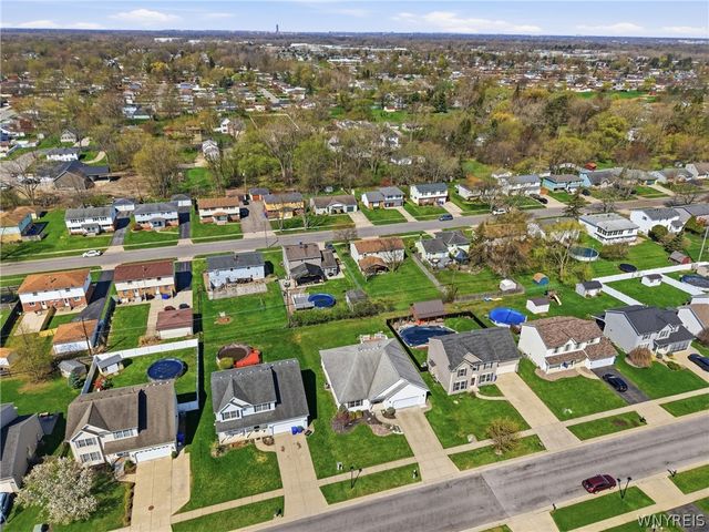 98 Morris Crescent, West Seneca, NY 14224