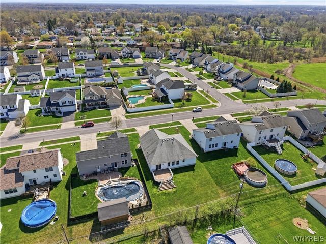 98 Morris Crescent, West Seneca, NY 14224