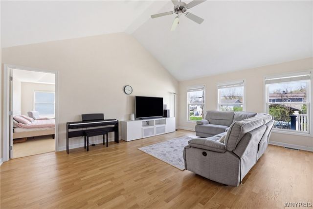 98 Morris Crescent, West Seneca, NY 14224