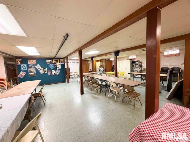 1603 MARKET Street, Pekin, IL 61554