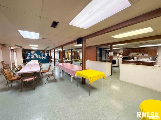 1603 MARKET Street, Pekin, IL 61554