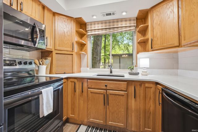 5038 Stellhorn Road, Fort Wayne, IN 46815