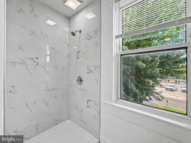 5900 HAMILTON AVE, Baltimore, MD 21237