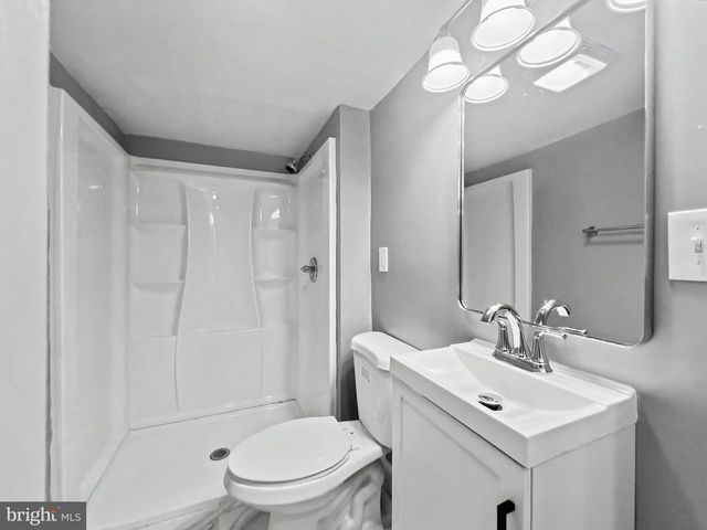 5900 HAMILTON AVE, Baltimore, MD 21237