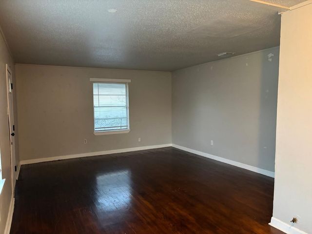 5818 Glenhurst Drive, Houston, TX 77033