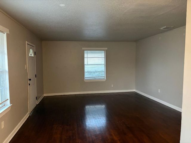 5818 Glenhurst Drive, Houston, TX 77033