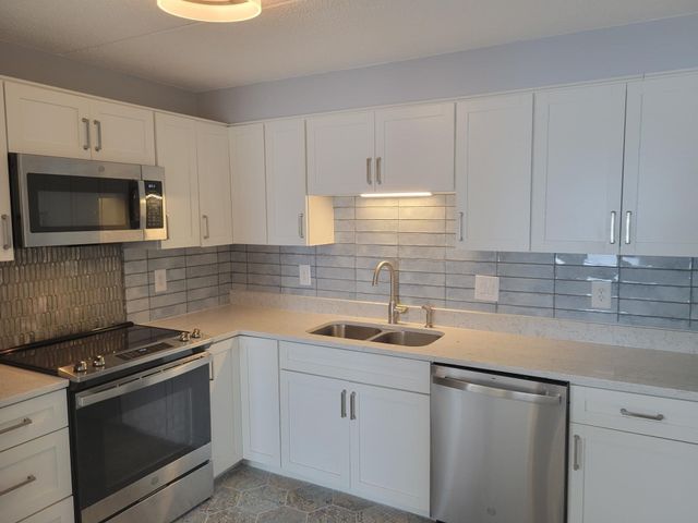 200 Cove Way 612, Quincy, MA 02169