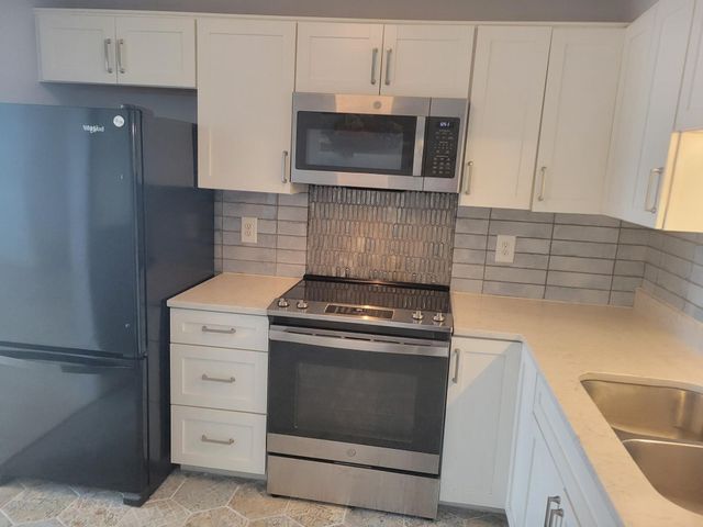 200 Cove Way 612, Quincy, MA 02169