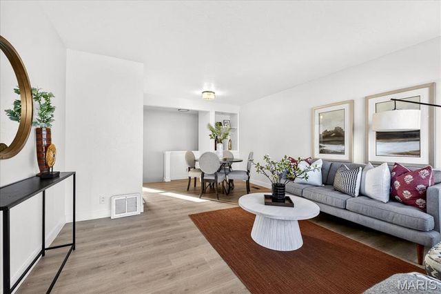 8924 Anchor Drive, St Louis, MO 63123