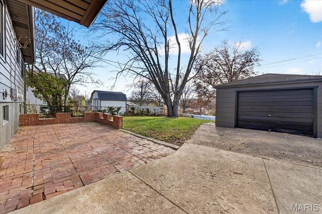 8924 Anchor Drive, St Louis, MO 63123