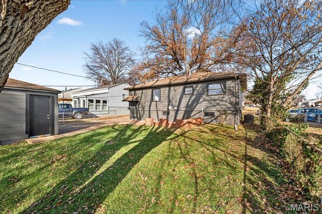 8924 Anchor Drive, St Louis, MO 63123