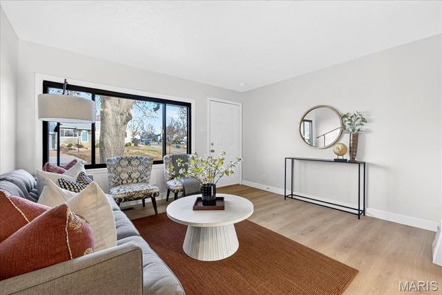 8924 Anchor Drive, St Louis, MO 63123