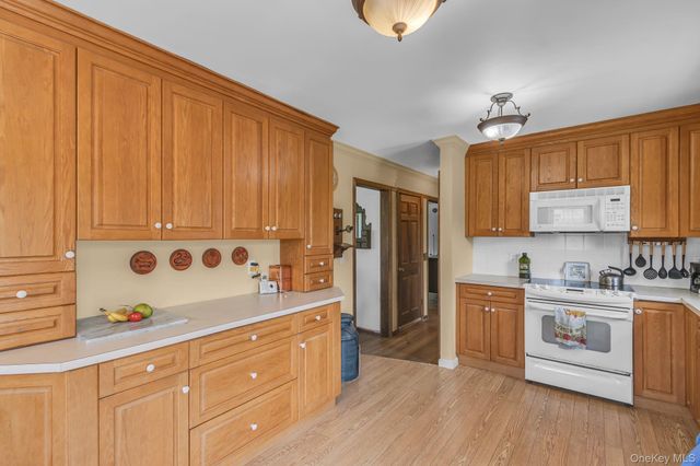 10 Otha Drive, Katonah, NY 10536