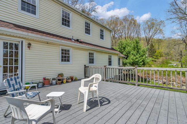 10 Otha Drive, Katonah, NY 10536