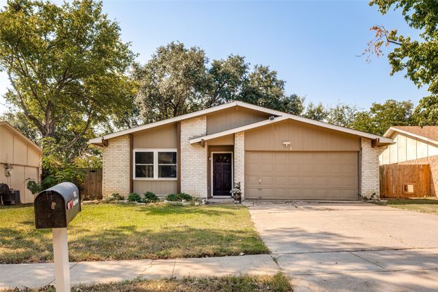 612 Mckown Drive, Mansfield, TX 76063