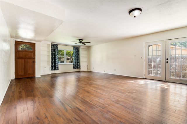 612 Mckown Drive, Mansfield, TX 76063