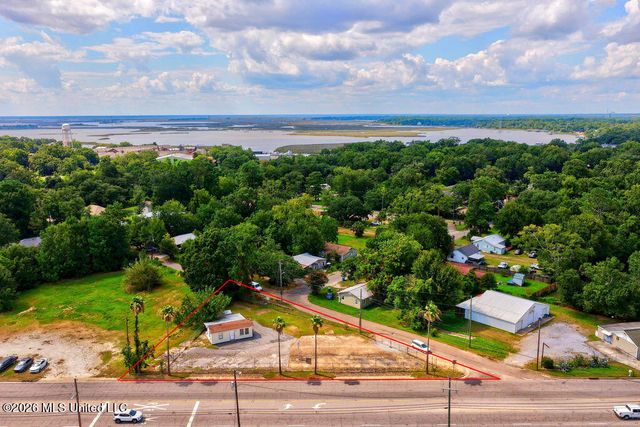 2017 Telephone Road, Pascagoula, MS 39567