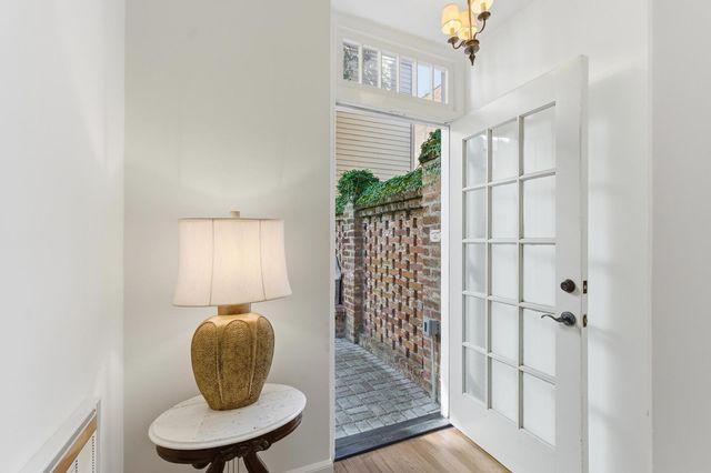 38 Elliott Street, Charleston, SC 29401