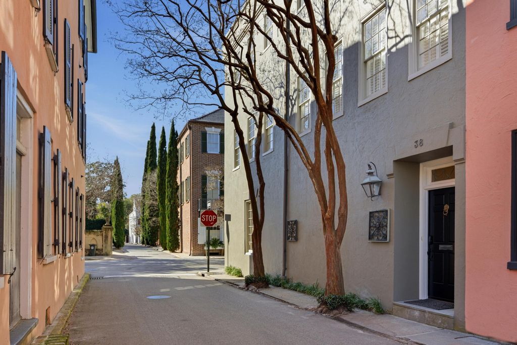 38 Elliott Street, Charleston, SC 29401