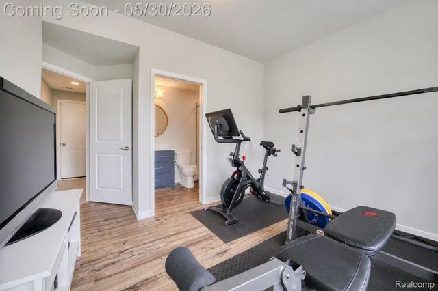 2777 Ashcombe Drive, Ann Arbor, MI 48105
