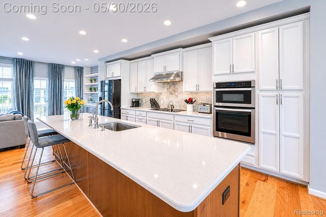 2777 Ashcombe Drive, Ann Arbor, MI 48105