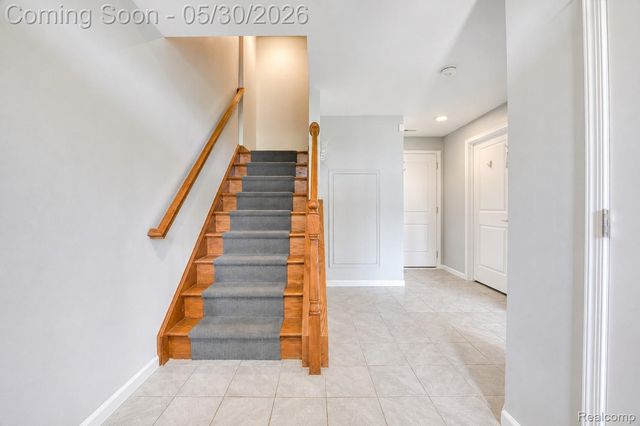 2777 Ashcombe Drive, Ann Arbor, MI 48105