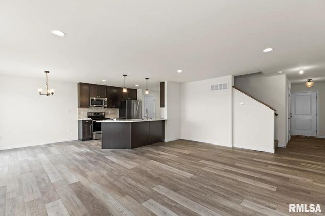 709 WILLIAMS Way, Carbon Cliff, IL 61239