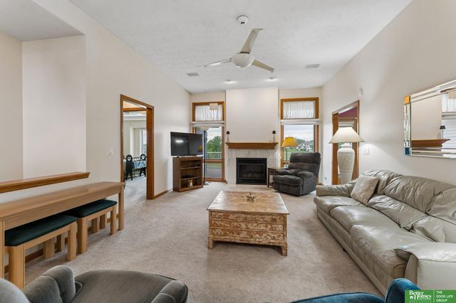 10012 S 172nd Circle, Omaha, NE 68136