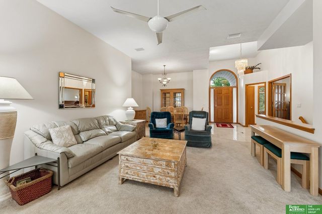 10012 S 172nd Circle, Omaha, NE 68136