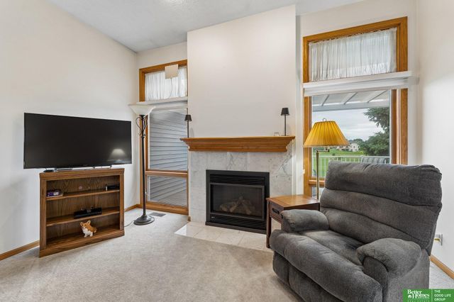 10012 S 172nd Circle, Omaha, NE 68136