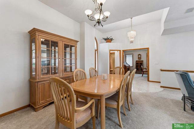 10012 S 172nd Circle, Omaha, NE 68136