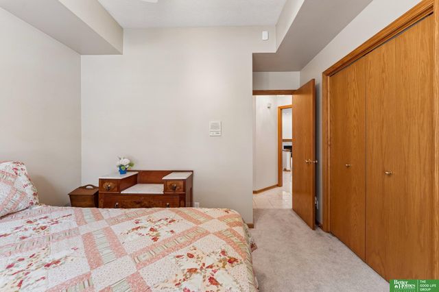 10012 S 172nd Circle, Omaha, NE 68136