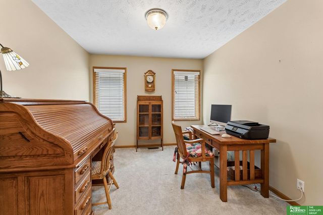 10012 S 172nd Circle, Omaha, NE 68136
