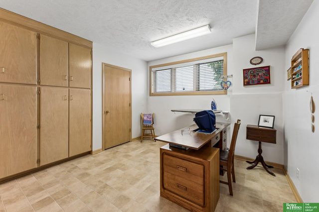 10012 S 172nd Circle, Omaha, NE 68136