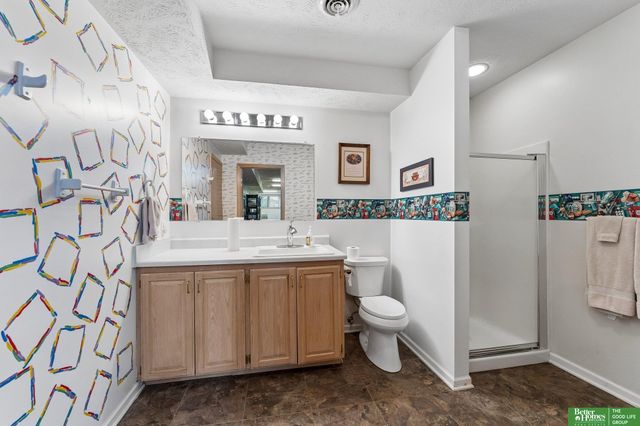 10012 S 172nd Circle, Omaha, NE 68136
