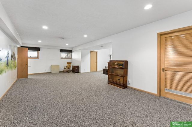10012 S 172nd Circle, Omaha, NE 68136
