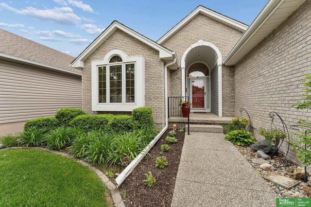 10012 S 172nd Circle, Omaha, NE 68136