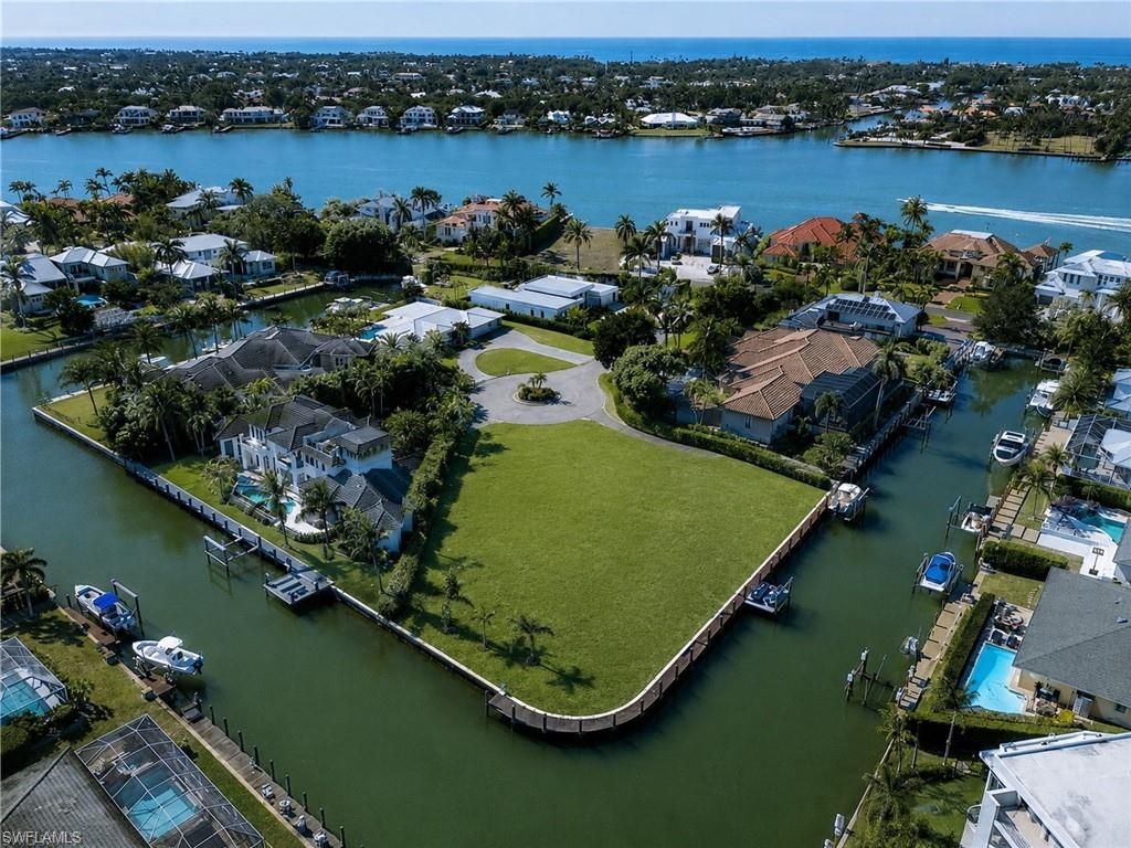 2185 Trout CT, NAPLES, FL 34102 — photo 2