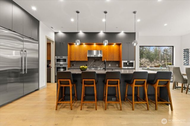 22713 SE 34th Court, Sammamish, WA 98075